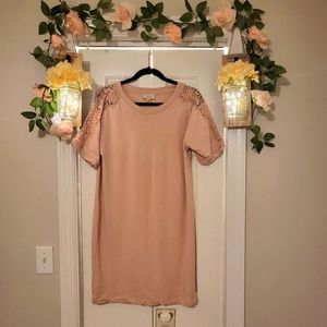 Ann Taylor Blush Pink Dress with lace detail/thick material perfect for fall🍂
